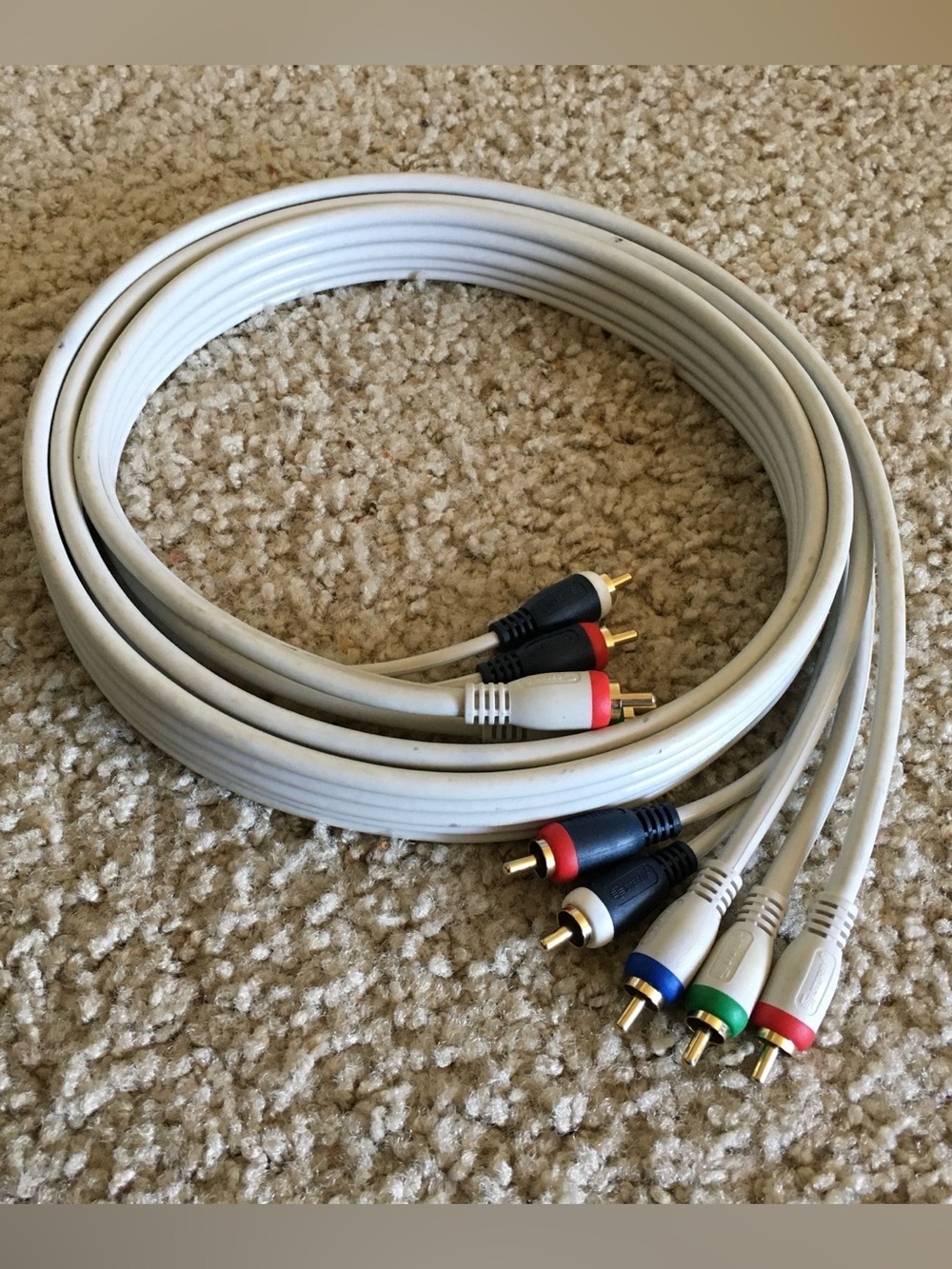 Ivory White Steren RCA 5-Wire 6 ft Ribbon Audio Video Cable Male Ends